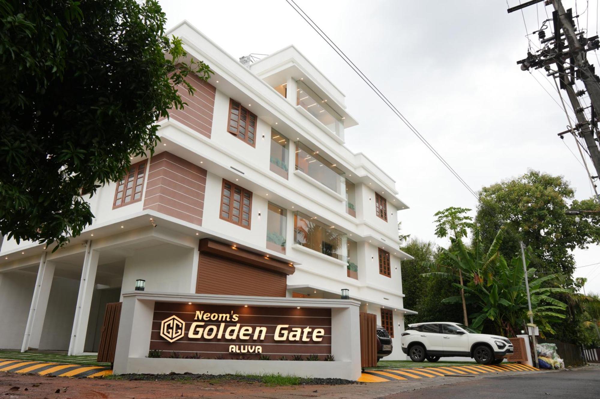 Neom'S Golden Gate Hotel Alwaye Exterior foto